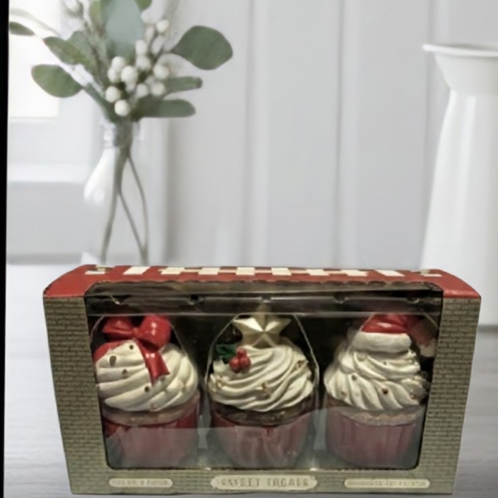 NEW Sweet Treats Christmas Faux Cupcake Trio Decor Set
